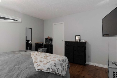 108 Robin Crescent, Fort Mcmurray, AB - Indoor Photo Showing Bedroom
