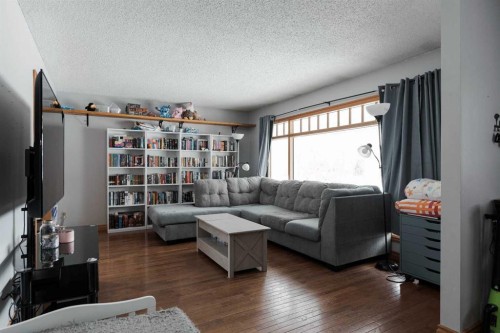 108 Robin Crescent, Fort Mcmurray, AB - Indoor Photo Showing Other Room