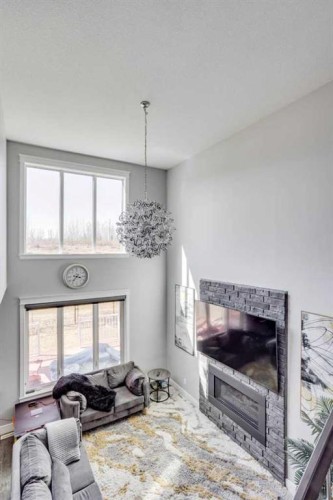 218 Prospect Drive, Fort Mcmurray, AB - Indoor Photo Showing Living Room