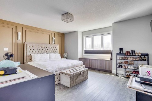218 Prospect Drive, Fort Mcmurray, AB - Indoor Photo Showing Bedroom