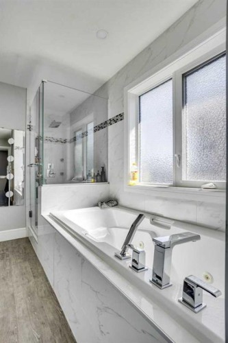 218 Prospect Drive, Fort Mcmurray, AB - Indoor Photo Showing Bathroom