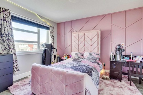 218 Prospect Drive, Fort Mcmurray, AB - Indoor Photo Showing Bedroom