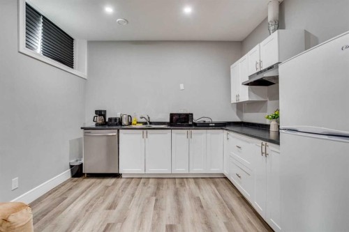 218 Prospect Drive, Fort Mcmurray, AB - Indoor Photo Showing Kitchen With Double Sink