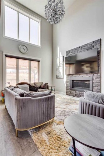 218 Prospect Drive, Fort Mcmurray, AB - Indoor Photo Showing Living Room