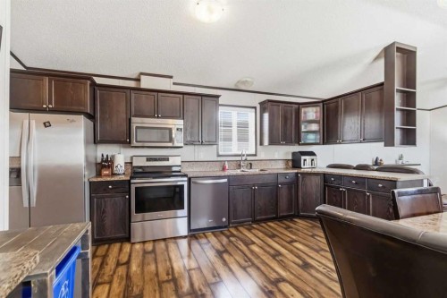140 Ewashko Crescent, Fort Mcmurray, AB - Indoor Photo Showing Kitchen With Stainless Steel Kitchen