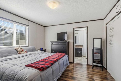 140 Ewashko Crescent, Fort Mcmurray, AB - Indoor Photo Showing Bedroom