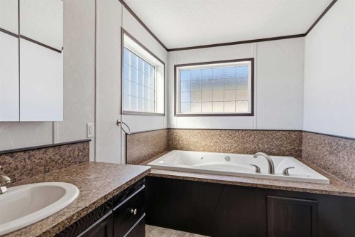 140 Ewashko Crescent, Fort Mcmurray, AB - Indoor Photo Showing Bathroom