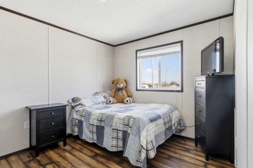 140 Ewashko Crescent, Fort Mcmurray, AB - Indoor Photo Showing Bedroom