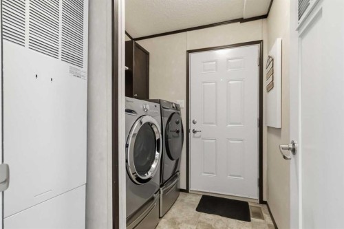 140 Ewashko Crescent, Fort Mcmurray, AB - Indoor Photo Showing Laundry Room