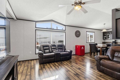 140 Ewashko Crescent, Fort Mcmurray, AB - Indoor Photo Showing Living Room