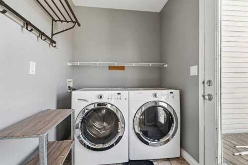 228 Parry Crescent, Fort Mcmurray, AB - Indoor Photo Showing Laundry Room