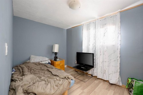 216 Grenfell Crescent, Fort Mcmurray, AB - Indoor Photo Showing Bedroom