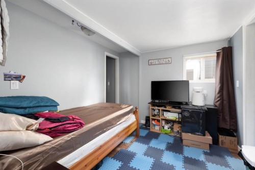 216 Grenfell Crescent, Fort Mcmurray, AB - Indoor Photo Showing Bedroom