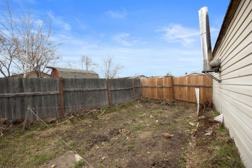 216 Grenfell Crescent, Fort Mcmurray, AB - Outdoor