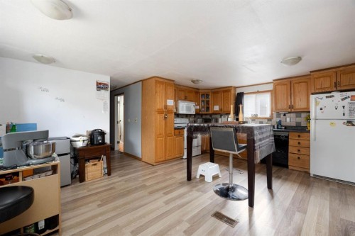216 Grenfell Crescent, Fort Mcmurray, AB - Indoor Photo Showing Kitchen