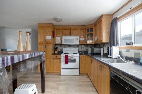 216 Grenfell Crescent, Fort Mcmurray, AB - Indoor Photo Showing Kitchen