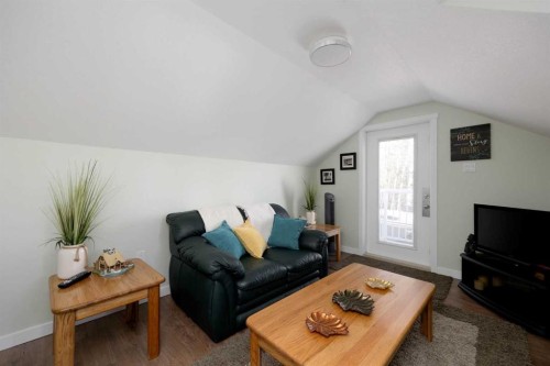 29 Baywin Road, Rural Athabasca County, AB - Indoor Photo Showing Living Room