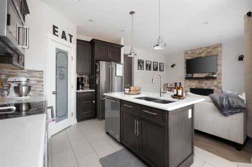 115 Athabasca Crescent, Fort Mcmurray, AB - Indoor Photo Showing Kitchen With Double Sink With Upgraded Kitchen