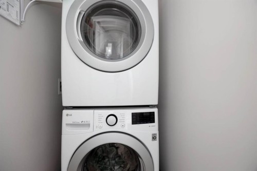 115 Athabasca Crescent, Fort Mcmurray, AB - Indoor Photo Showing Laundry Room