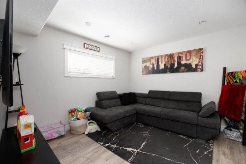 115 Athabasca Crescent, Fort Mcmurray, AB - Indoor Photo Showing Living Room