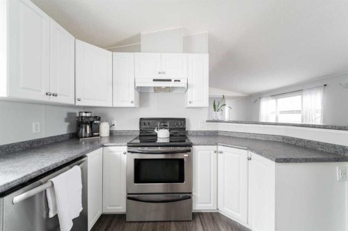 132 Sumac Crescent, Fort Mcmurray, AB - Indoor Photo Showing Kitchen
