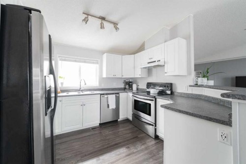 132 Sumac Crescent, Fort Mcmurray, AB - Indoor Photo Showing Kitchen