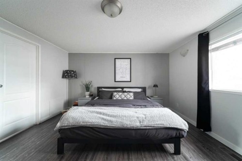 132 Sumac Crescent, Fort Mcmurray, AB - Indoor Photo Showing Bedroom