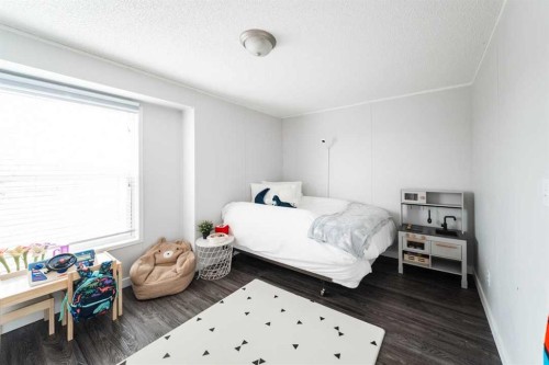 132 Sumac Crescent, Fort Mcmurray, AB - Indoor Photo Showing Bedroom