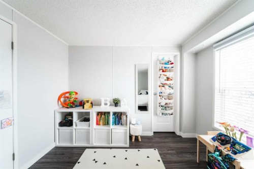 132 Sumac Crescent, Fort Mcmurray, AB - Indoor Photo Showing Other Room