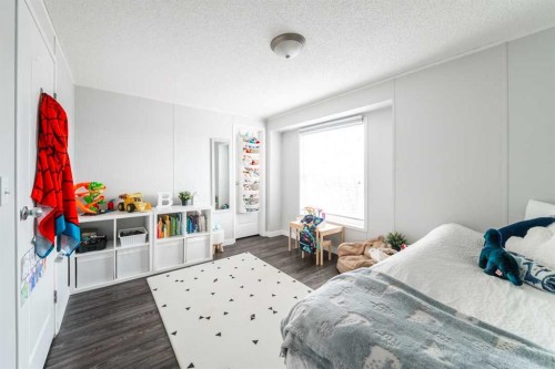 132 Sumac Crescent, Fort Mcmurray, AB - Indoor Photo Showing Bedroom