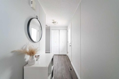 132 Sumac Crescent, Fort Mcmurray, AB - Indoor Photo Showing Other Room