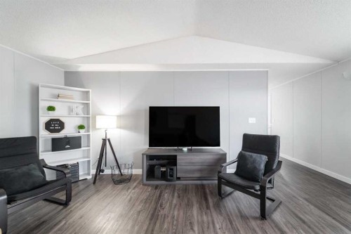 132 Sumac Crescent, Fort Mcmurray, AB - Indoor Photo Showing Other Room