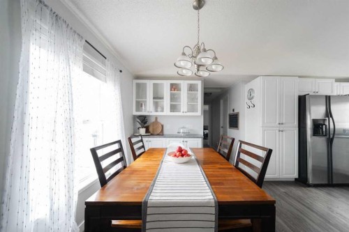 132 Sumac Crescent, Fort Mcmurray, AB - Indoor Photo Showing Dining Room
