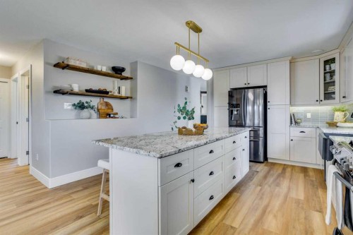 202 Laffont Way, Fort Mcmurray, AB - Indoor Photo Showing Kitchen With Stainless Steel Kitchen With Upgraded Kitchen
