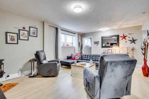 202 Laffont Way, Fort Mcmurray, AB - Indoor Photo Showing Other Room