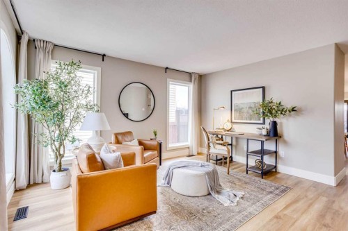 202 Laffont Way, Fort Mcmurray, AB - Indoor Photo Showing Living Room