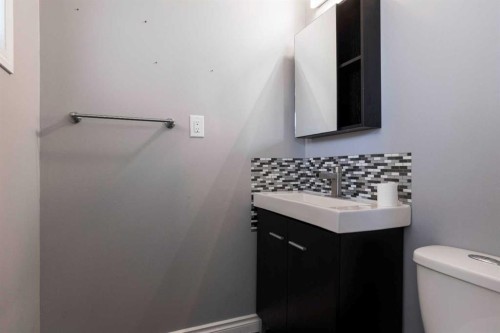 145 Robin Crescent, Fort Mcmurray, AB - Indoor Photo Showing Bathroom