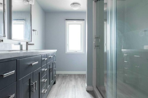 145 Robin Crescent, Fort Mcmurray, AB - Indoor Photo Showing Bathroom