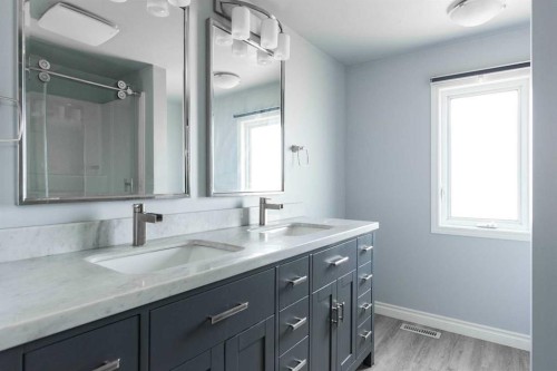 145 Robin Crescent, Fort Mcmurray, AB - Indoor Photo Showing Bathroom