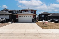 221 Warren Way Fort Mcmurray, AB T9H 5H9