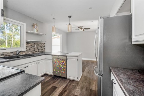 7 May Crescent, Fort Mcmurray, AB - Indoor Photo Showing Kitchen With Double Sink