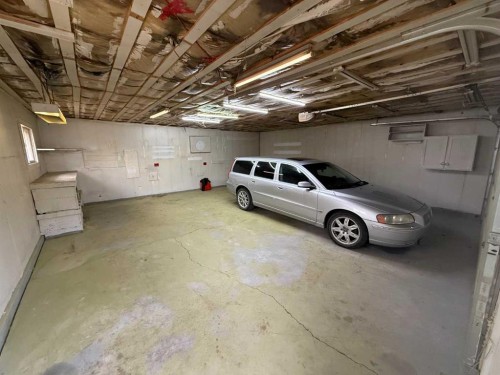 7 May Crescent, Fort Mcmurray, AB - Indoor Photo Showing Garage