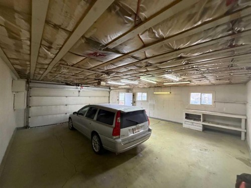 7 May Crescent, Fort Mcmurray, AB - Indoor Photo Showing Garage