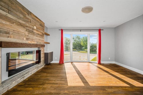 7 May Crescent, Fort Mcmurray, AB - Indoor With Fireplace