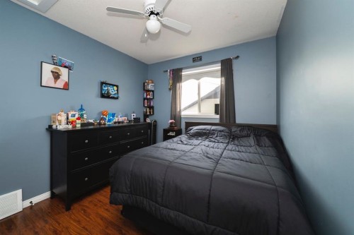 131 Wolff Way, Fort Mcmurray, AB - Indoor Photo Showing Bedroom