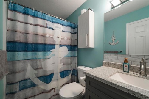 131 Wolff Way, Fort Mcmurray, AB - Indoor Photo Showing Bathroom