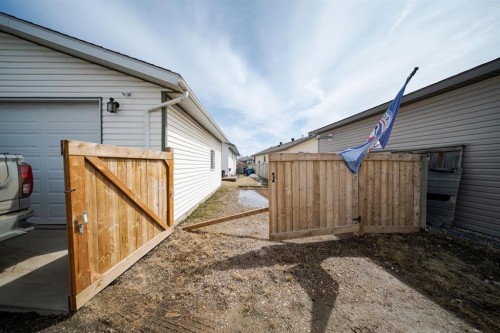 131 Wolff Way, Fort Mcmurray, AB - Outdoor With Exterior