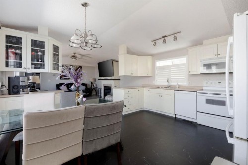 144 Mitchell Drive, Fort Mcmurray, AB - Indoor Photo Showing Kitchen