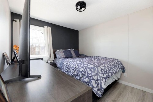 144 Mitchell Drive, Fort Mcmurray, AB - Indoor Photo Showing Bedroom