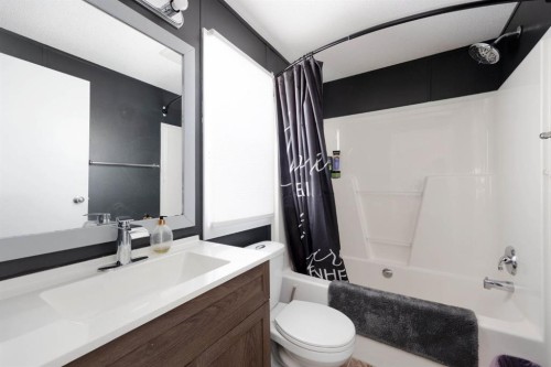 144 Mitchell Drive, Fort Mcmurray, AB - Indoor Photo Showing Bathroom
